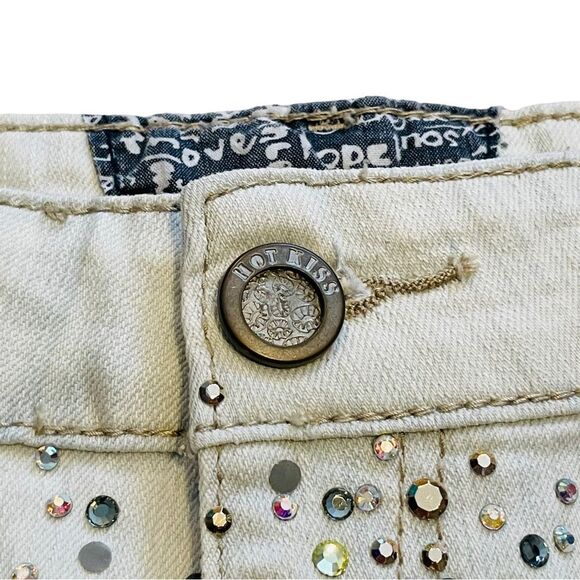 10/$25🦋 Hot Kiss Ultra Light Wash Rhinestone CiCi Denim Cutoff Shorts - Size 1 - Picture 4 of 13